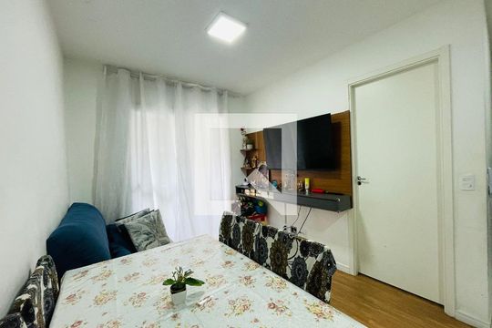 Sala de apartamento para alugar com 2 quartos, 40m² em Jardim Adriana, Guarulhos
