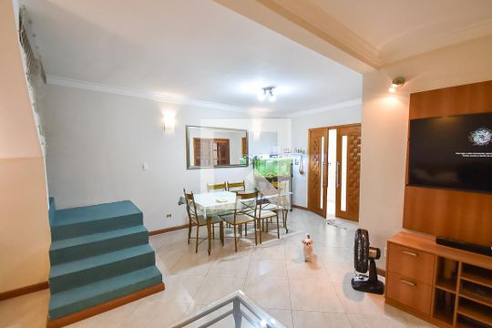 Sala de casa para alugar com 3 quartos, 280m² em Vila São José, São Paulo
