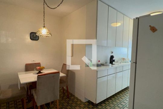 Cozinha de apartamento para alugar com 3 quartos, 117m² em Pinheiros, São Paulo