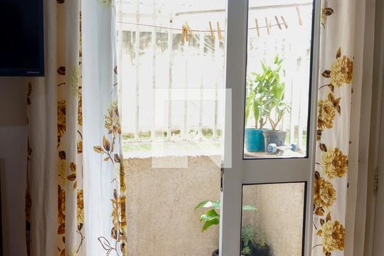 Sacada de apartamento à venda com 2 quartos, 50m² em Metalúrgicos, Osasco