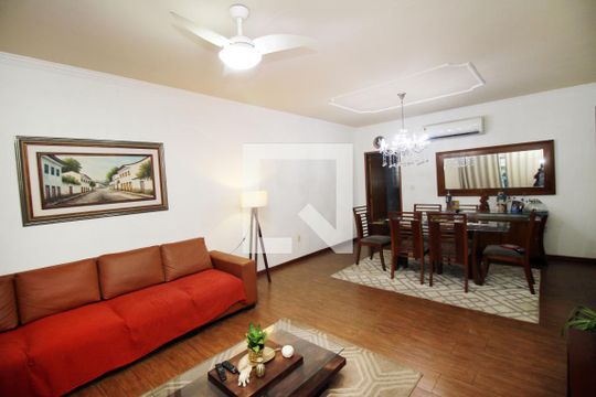 Sala de casa à venda com 4 quartos, 130m² em Penha Circular, Rio de Janeiro