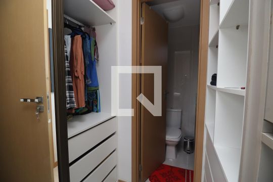 Closet Suíte 1 de apartamento para alugar com 2 quartos, 37m² em Federação, Salvador
