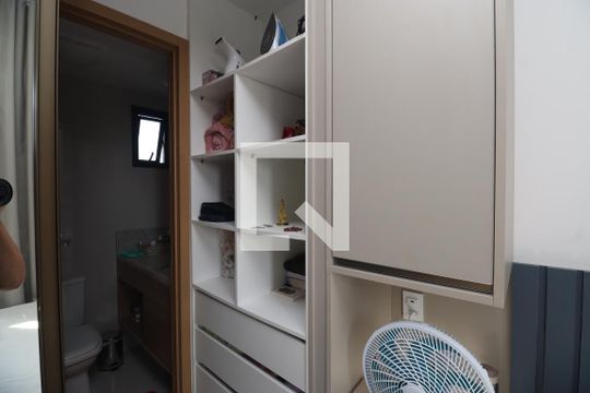 Closet Suíte 1 de apartamento para alugar com 2 quartos, 37m² em Federação, Salvador