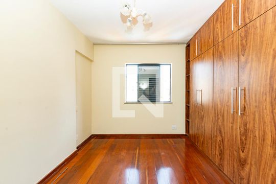 Suíte de apartamento à venda com 3 quartos, 100m² em Santo Antônio, Belo Horizonte