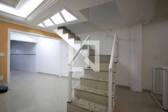 Escada de casa à venda com 6 quartos, 500m² em Parque das Nações, Santo André