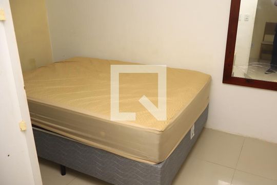 Quarto de apartamento para alugar com 1 quarto, 45m² em Nova Brasília, Salvador