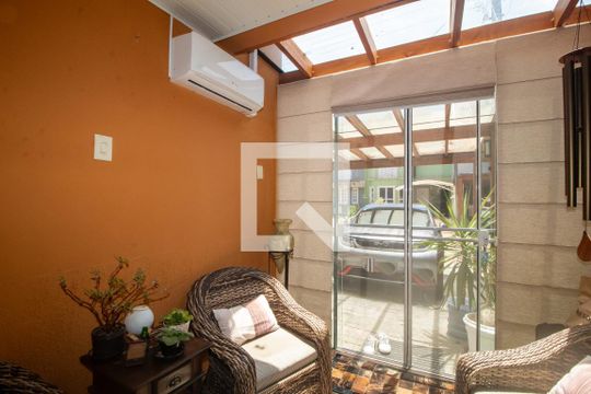 Hall de entrada de casa de condomínio à venda com 3 quartos, 180m² em Guarujá, Porto Alegre