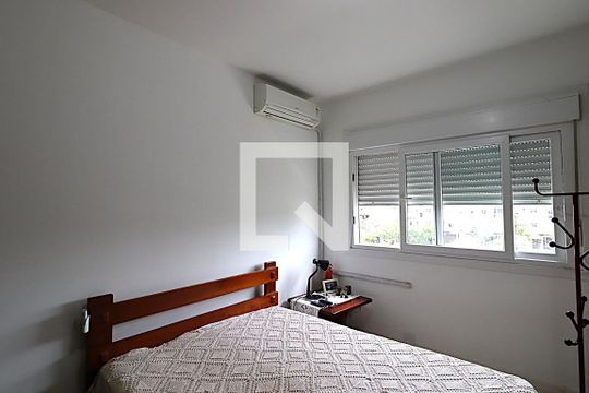 Suíte  de apartamento à venda com 2 quartos, 60m² em São Sebastião, Porto Alegre
