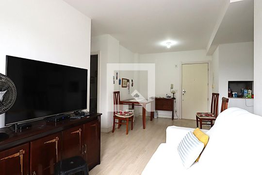 Sala de apartamento à venda com 2 quartos, 60m² em São Sebastião, Porto Alegre
