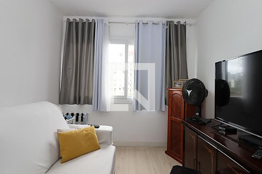 Sala - Janela de apartamento à venda com 2 quartos, 60m² em São Sebastião, Porto Alegre