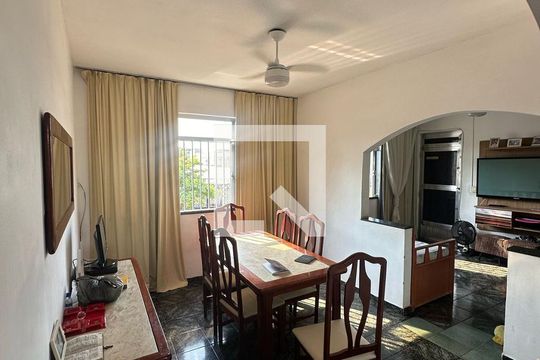 Sala de casa para alugar com 3 quartos, 100m² em Centro, Mesquita