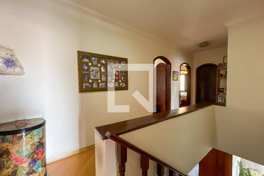 Corredor de casa à venda com 5 quartos, 185m² em Vila Cruz das Almas, São Paulo