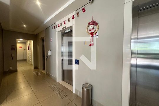 Hall de entrada de apartamento para alugar com 2 quartos, 82m² em Bethaville I, Barueri