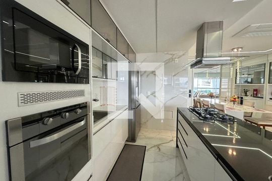 Cozinha de apartamento à venda com 2 quartos, 82m² em Bethaville I, Barueri