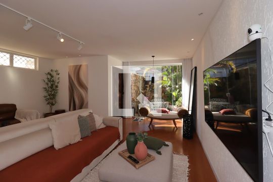 Sala de casa à venda com 3 quartos, 310m² em Vila Bastos, Santo André