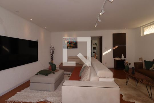 Sala de casa à venda com 3 quartos, 310m² em Vila Bastos, Santo André