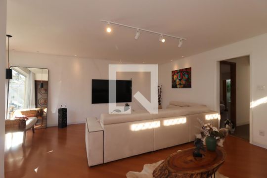 Sala de casa à venda com 3 quartos, 310m² em Vila Bastos, Santo André