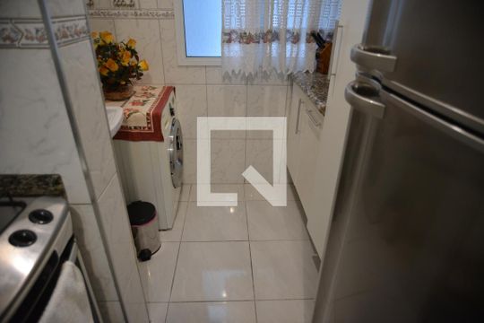 Apartamento à venda com 2 quartos, 60m² em Vila Pires, Santo André