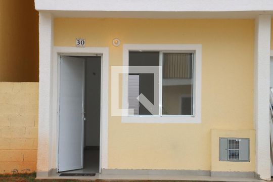 Casa de Condomínio para alugar com 2 quartos, 80m² em Chácara Ondas Verdes, Cotia