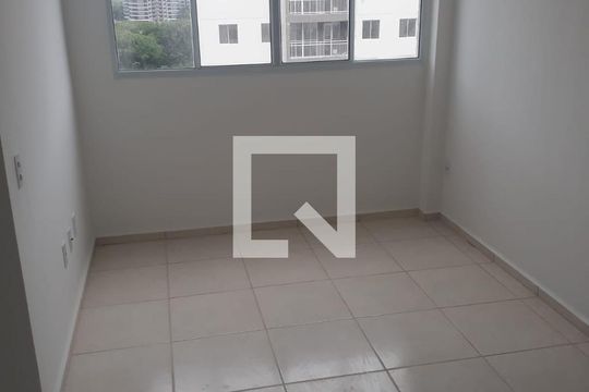 Sala de apartamento para alugar com 2 quartos, 50m² em Barra da Tijuca, Rio de Janeiro
