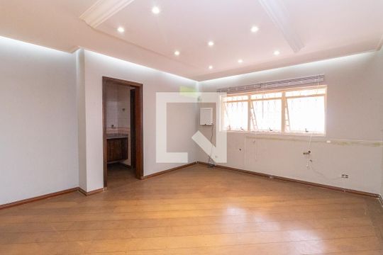 Suíte 1 de casa para alugar com 3 quartos, 251m² em Vila Rio Branco, São Paulo