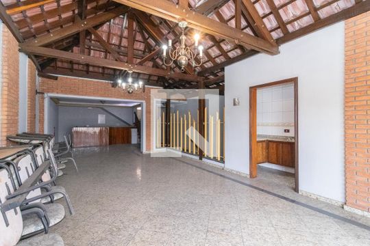 Sala de casa para alugar com 3 quartos, 251m² em Vila Rio Branco, São Paulo