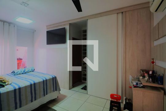 Suite de casa à venda com 3 quartos, 230m² em Estância Velha, Canoas