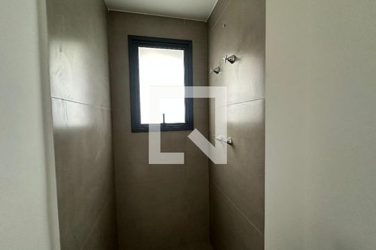 Banheiro da Suíte 3 de apartamento à venda com 3 quartos, 89m² em Alphaville, Barueri