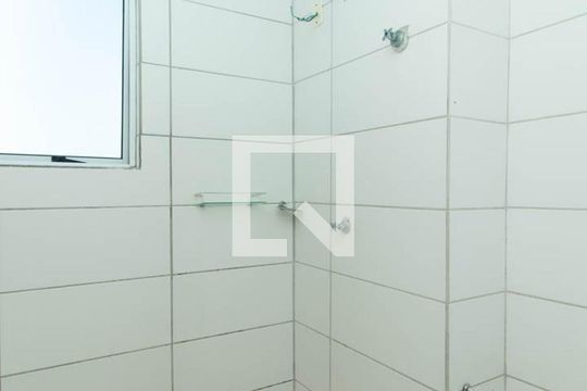 Banheiro de apartamento para alugar com 2 quartos, 50m² em Chapéu do Sol, Porto Alegre