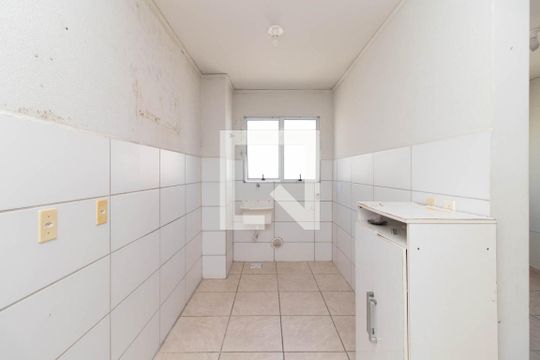 Cozinha de apartamento para alugar com 2 quartos, 50m² em Chapéu do Sol, Porto Alegre