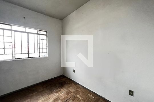 Casa à venda com 2 quartos, 140m² em Bonfim, Belo Horizonte