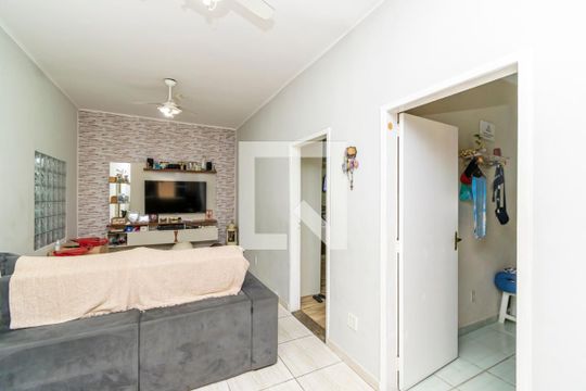Sala de casa à venda com 2 quartos, 240m² em Irajá, Rio de Janeiro