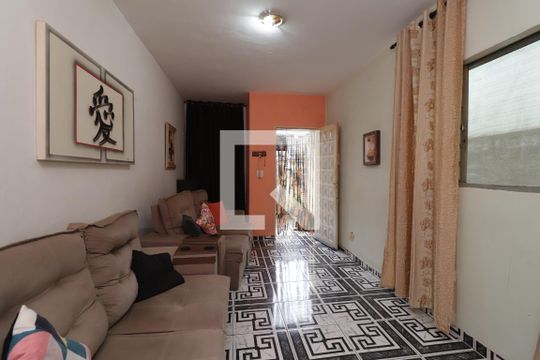 Sala de casa à venda com 2 quartos, 150m² em Jardim Itapemirim, São Paulo