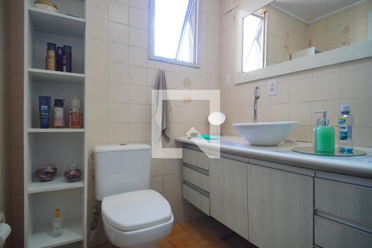 Banheiro de apartamento à venda com 2 quartos, 85m² em Pátria Nova, Novo Hamburgo