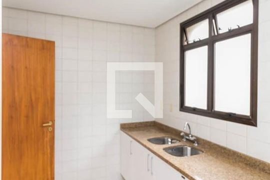 Cozinha de apartamento à venda com 2 quartos, 128m² em Jardim do Salso, Porto Alegre