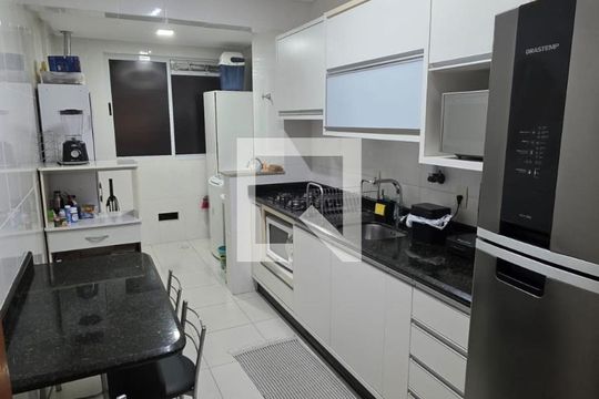 Cozinha de apartamento para alugar com 2 quartos, 87m² em Campinas, São José