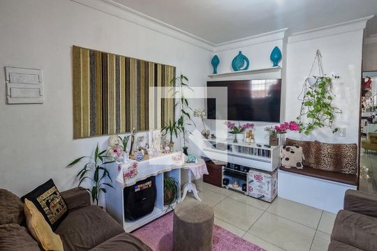 Sala de casa para alugar com 2 quartos, 180m² em Vila Cruz das Almas, São Paulo