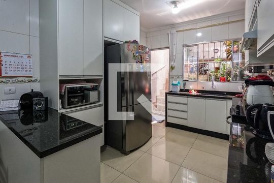 Cozinha de casa para alugar com 2 quartos, 180m² em Vila Cruz das Almas, São Paulo