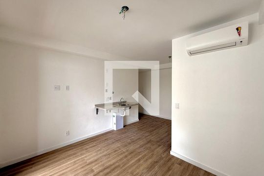 Quarto de kitnet/studio à venda com 0 quarto, 29m² em Vila Santa Catarina, São Paulo
