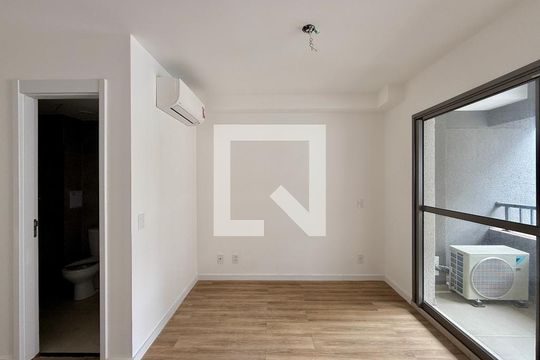 Quarto de kitnet/studio à venda com 0 quarto, 29m² em Vila Santa Catarina, São Paulo