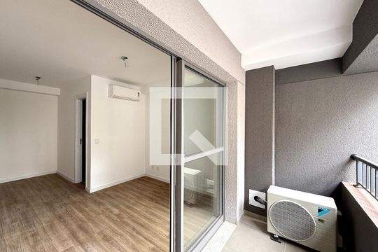 Sacada  de kitnet/studio à venda com 0 quarto, 29m² em Vila Santa Catarina, São Paulo