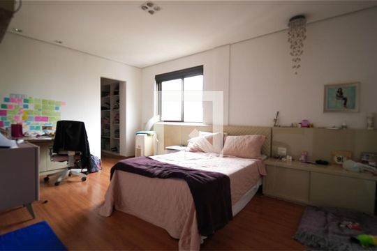 Apartamento à venda com 4 quartos, 400m² em Savassi, Belo Horizonte