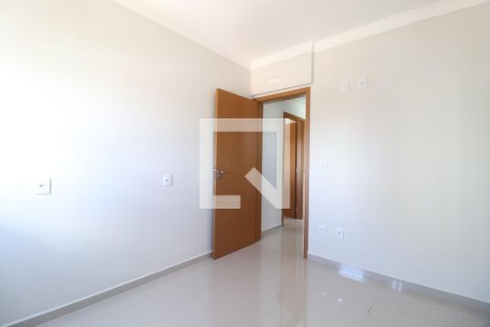 Quarto  de apartamento para alugar com 2 quartos, 70m² em Santa Mônica, Uberlândia