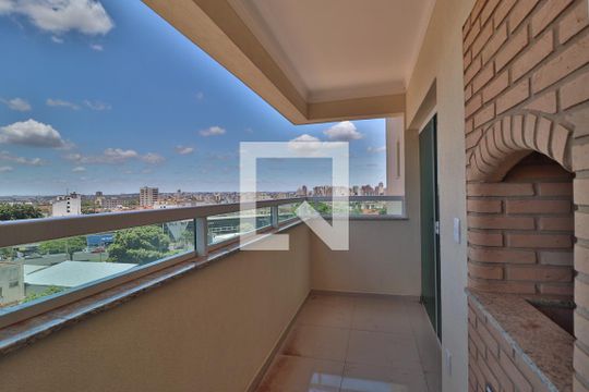 Varanda de apartamento para alugar com 2 quartos, 70m² em Santa Mônica, Uberlândia