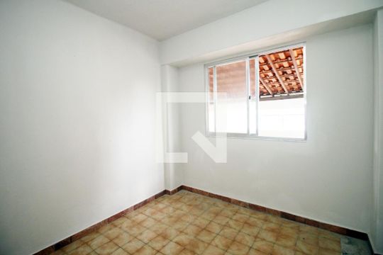 Quarto de casa para alugar com 1 quarto, 50m² em Vista Alegre, Rio de Janeiro