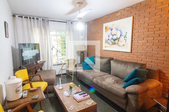 Sala  de casa à venda com 2 quartos, 110m² em Vila Cordeiro, São Paulo
