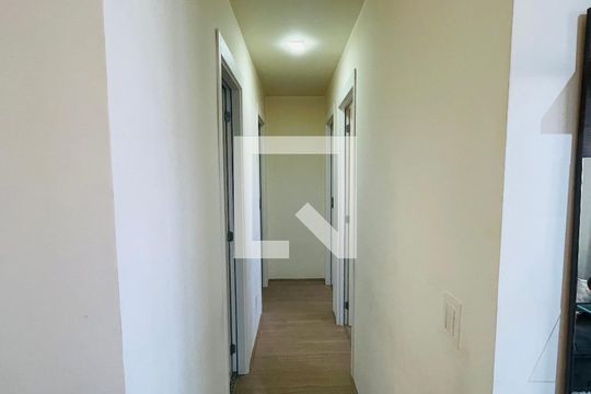 Corredor interno de apartamento à venda com 3 quartos, 75m² em Picanço, Guarulhos