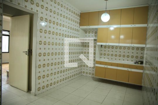 Cozinha  de casa à venda com 3 quartos, 148m² em Jardim das Palmeiras, São Bernardo do Campo