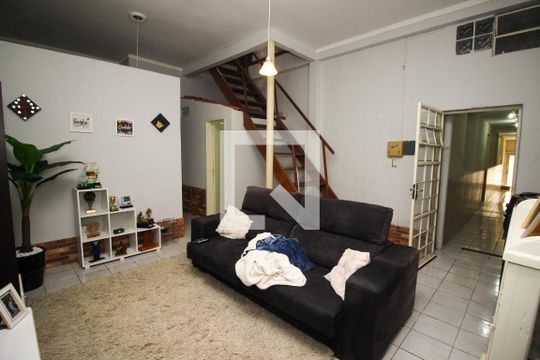 Sala 1 de casa para alugar com 2 quartos, 349m² em Partenon, Porto Alegre