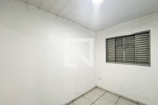 Quarto 1 de casa para alugar com 2 quartos, 80m² em Jardim Bandeirantes, São Paulo